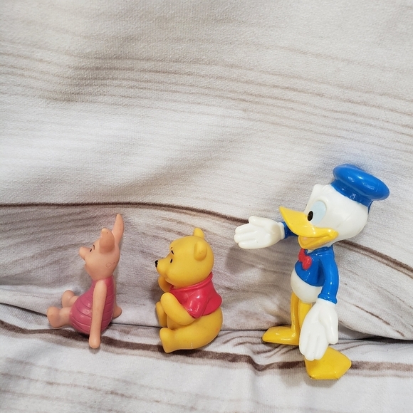 Disney Figures Vintage Winnie The Pooh Piglet Donald Duck Play Figures - Picture 7 of 9